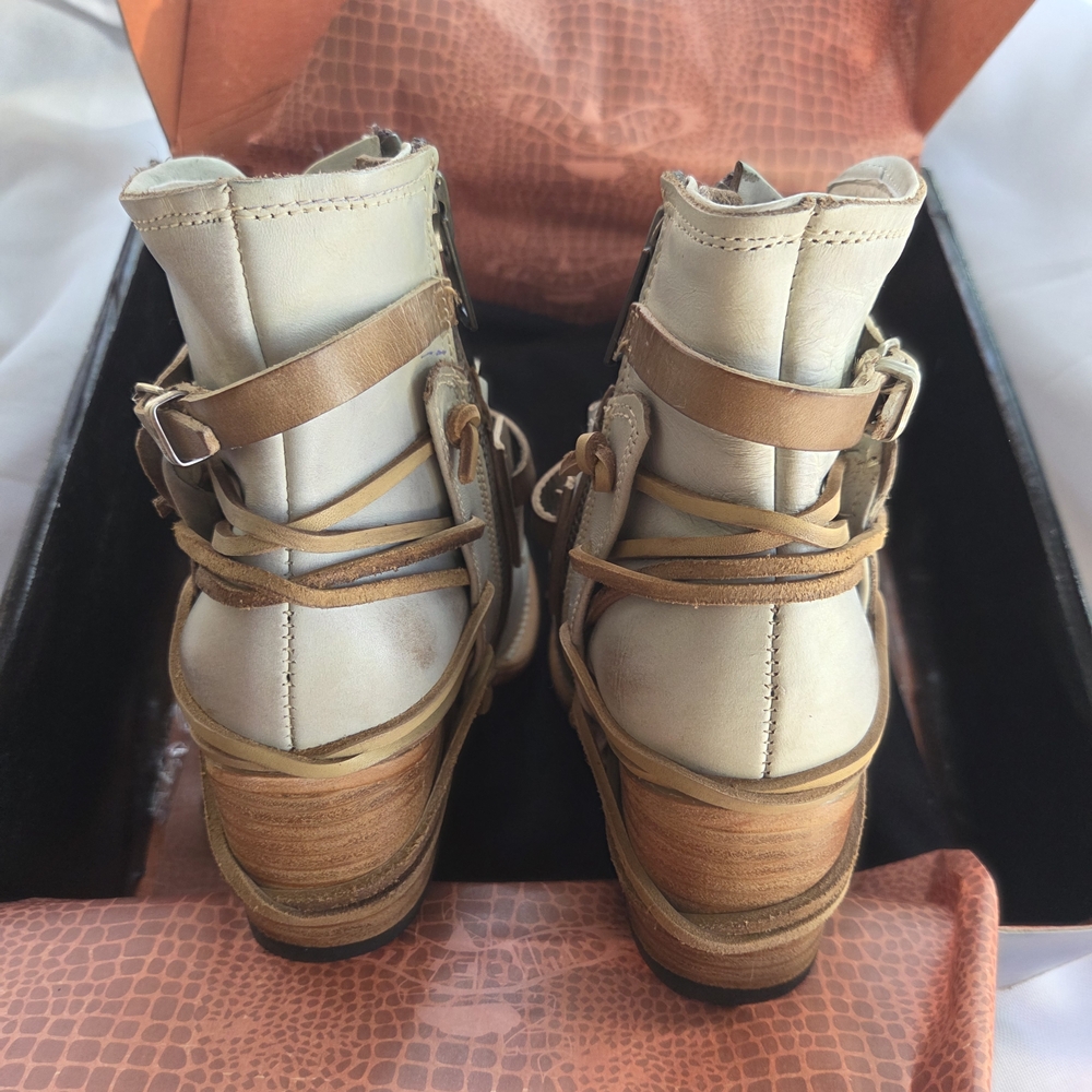 NIB Freebird Crue Leather Ankle Boots - Ice White & Brown Tan Size 9 - Picture 4 of 7
